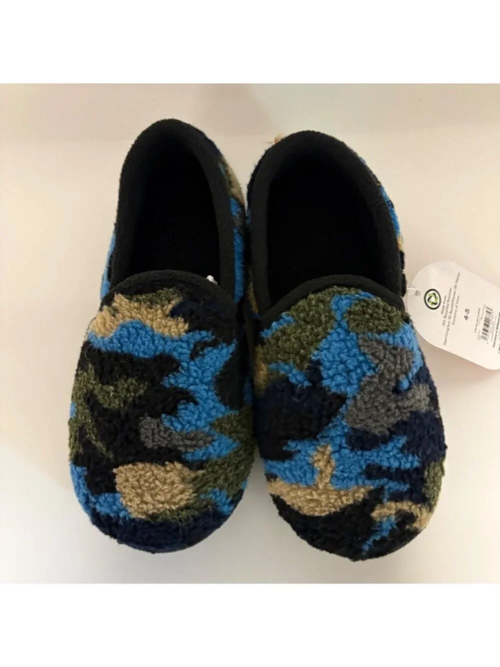 Wonder Nation BYB Black Blue Camo Fuzzy Slippers Boys Size 4-5 Slip On NEW